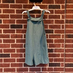 Women’s/Juniors overalls romper size Medium (6-8) Brand new with tags never worn